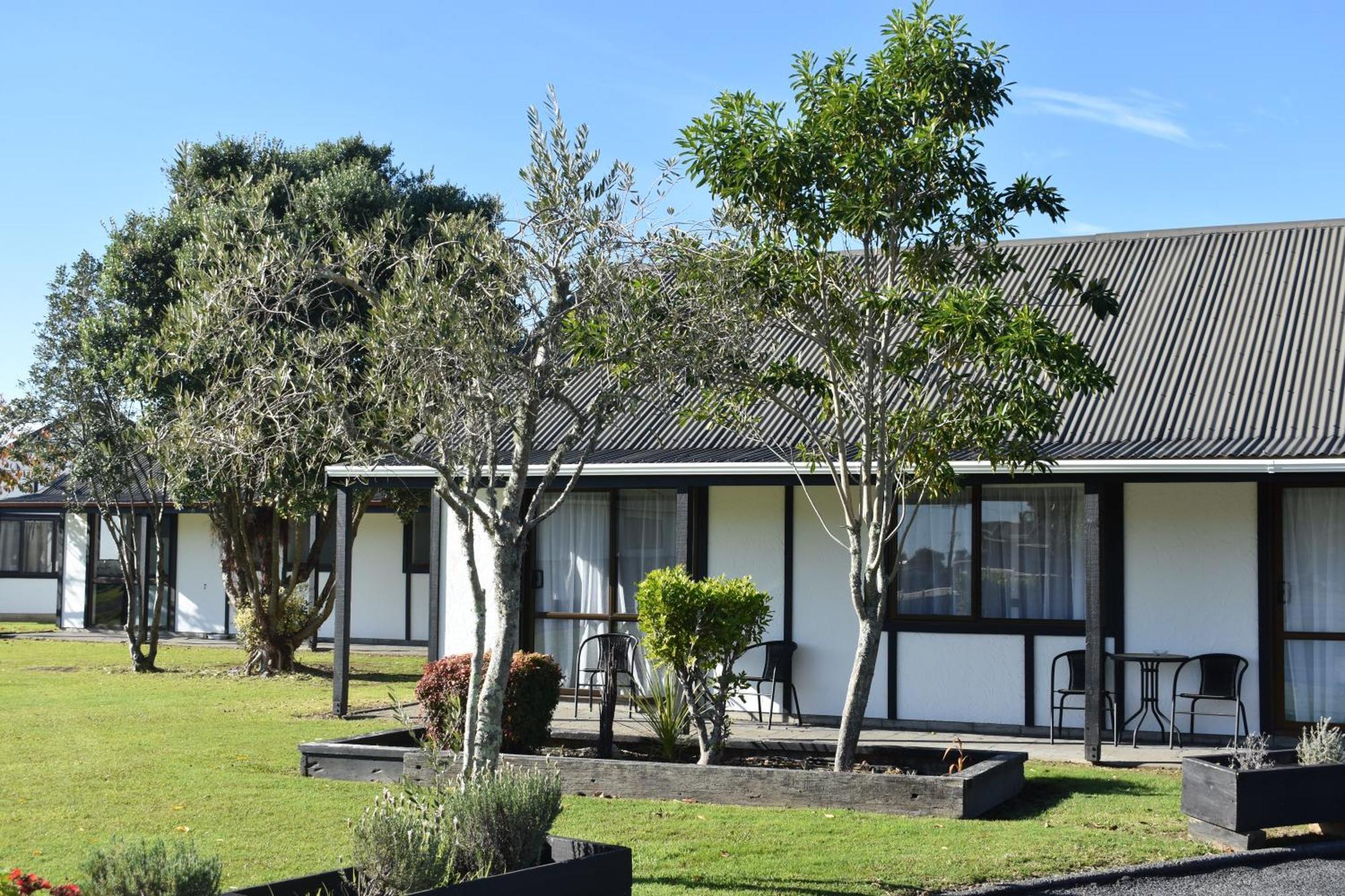 Magnolia Court Motel Opotiki Exterior photo