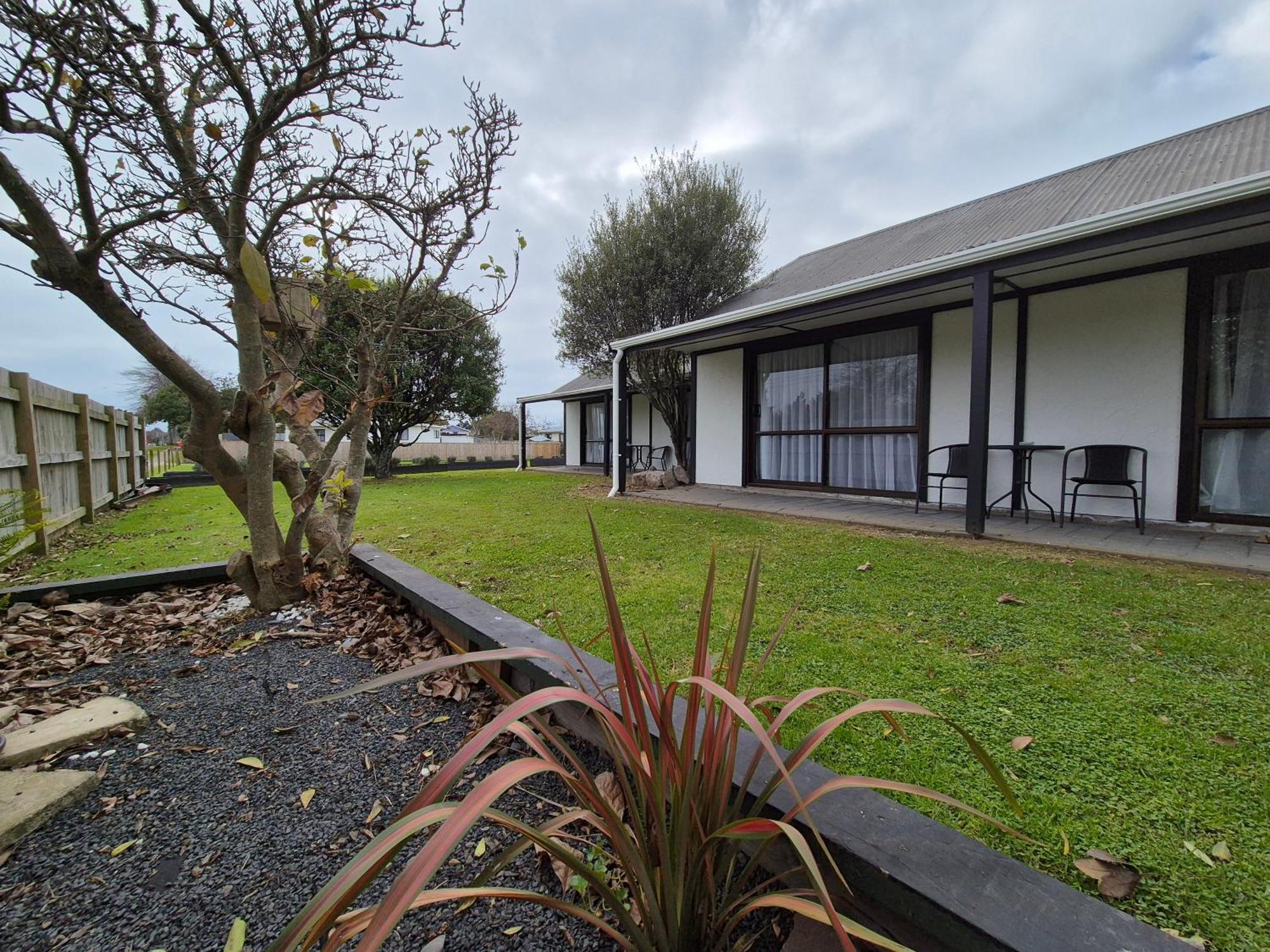Magnolia Court Motel Opotiki Exterior photo